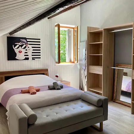 Dans Joli Village D'annot Annot